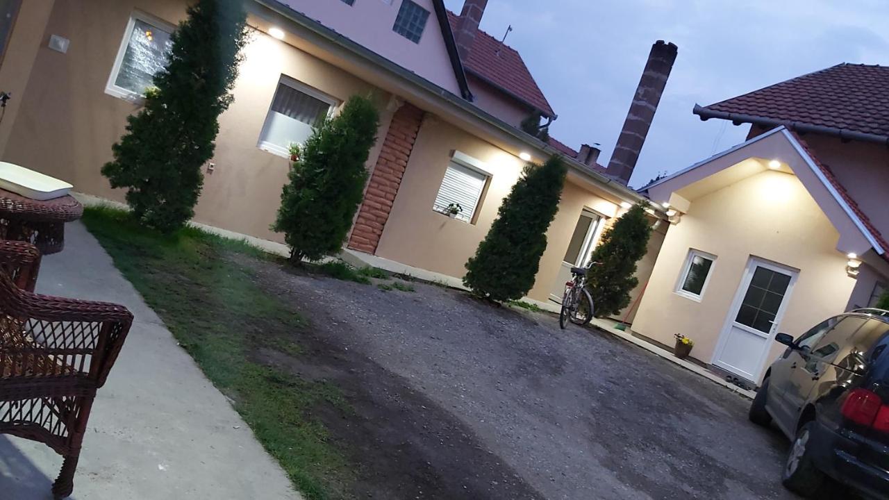 Rooms Stefan Суботица Экстерьер фото