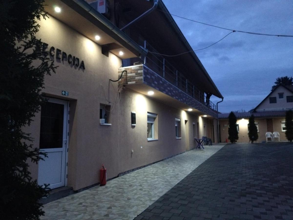 Rooms Stefan Суботица Экстерьер фото